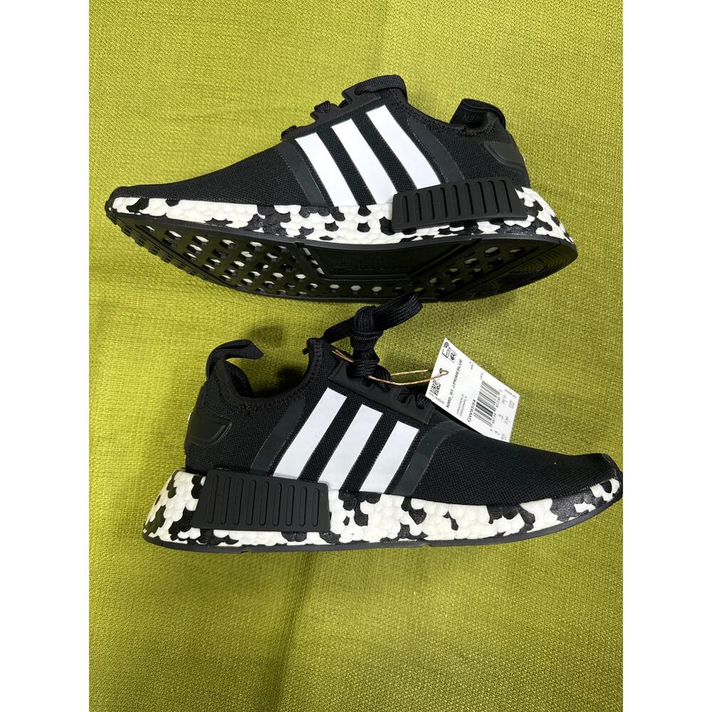 New In Box Adidas NMD R1 J Primeblue CBlack size 4.5y - Picture 3 of 7